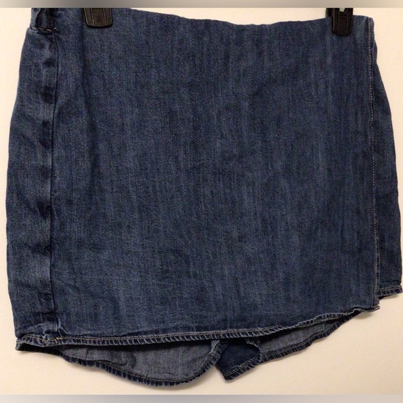 Old Navy Women's denim Skort Linen size large - Picture 2 of 3